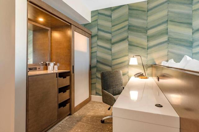 Guest room — Booking