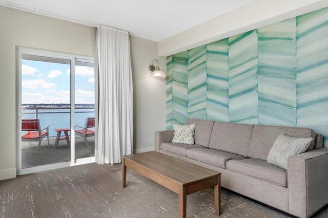 Guest room — Booking