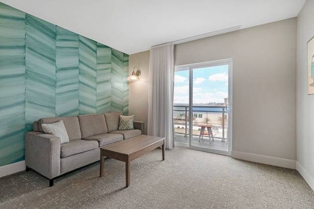 Guest room — Brand