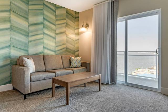 Guest room — Brand