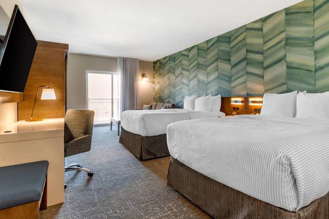 Standard Room, Multiple Beds, Non Smoking (Deluxe)